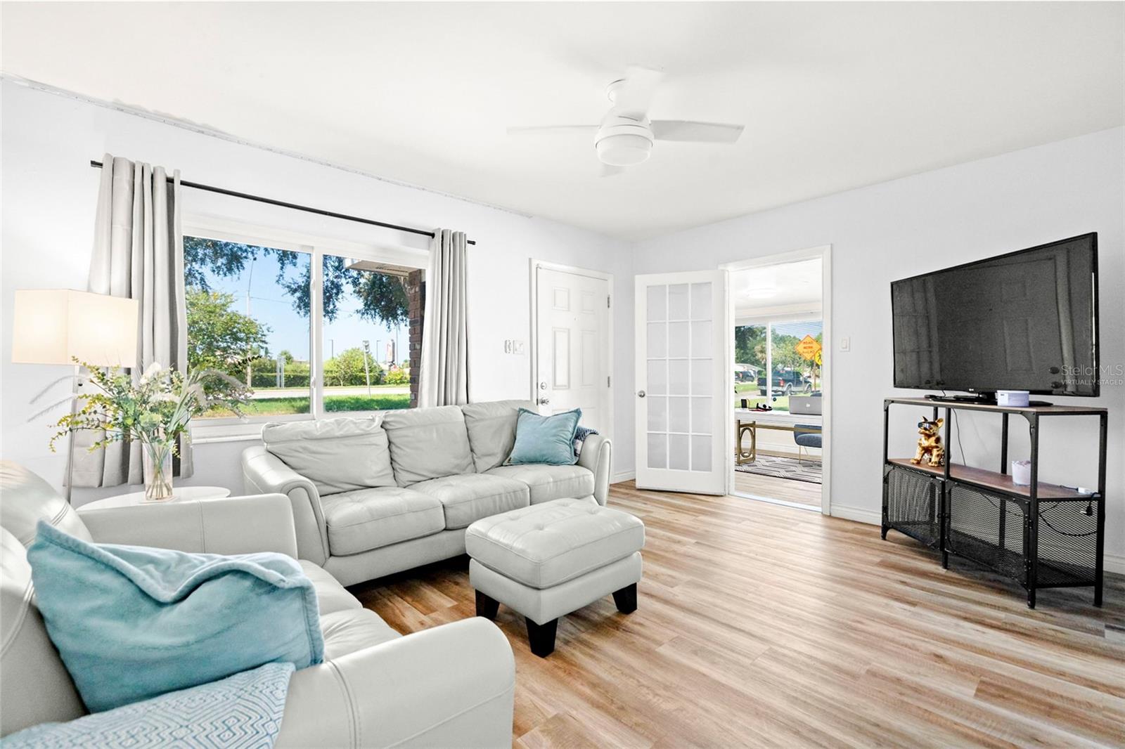 Image 5 of 30 For 1117 Tyrone Boulevard N