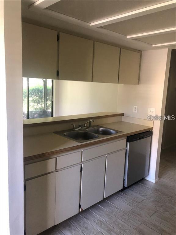Listing photo id 9 for 501 Curlew Place 501