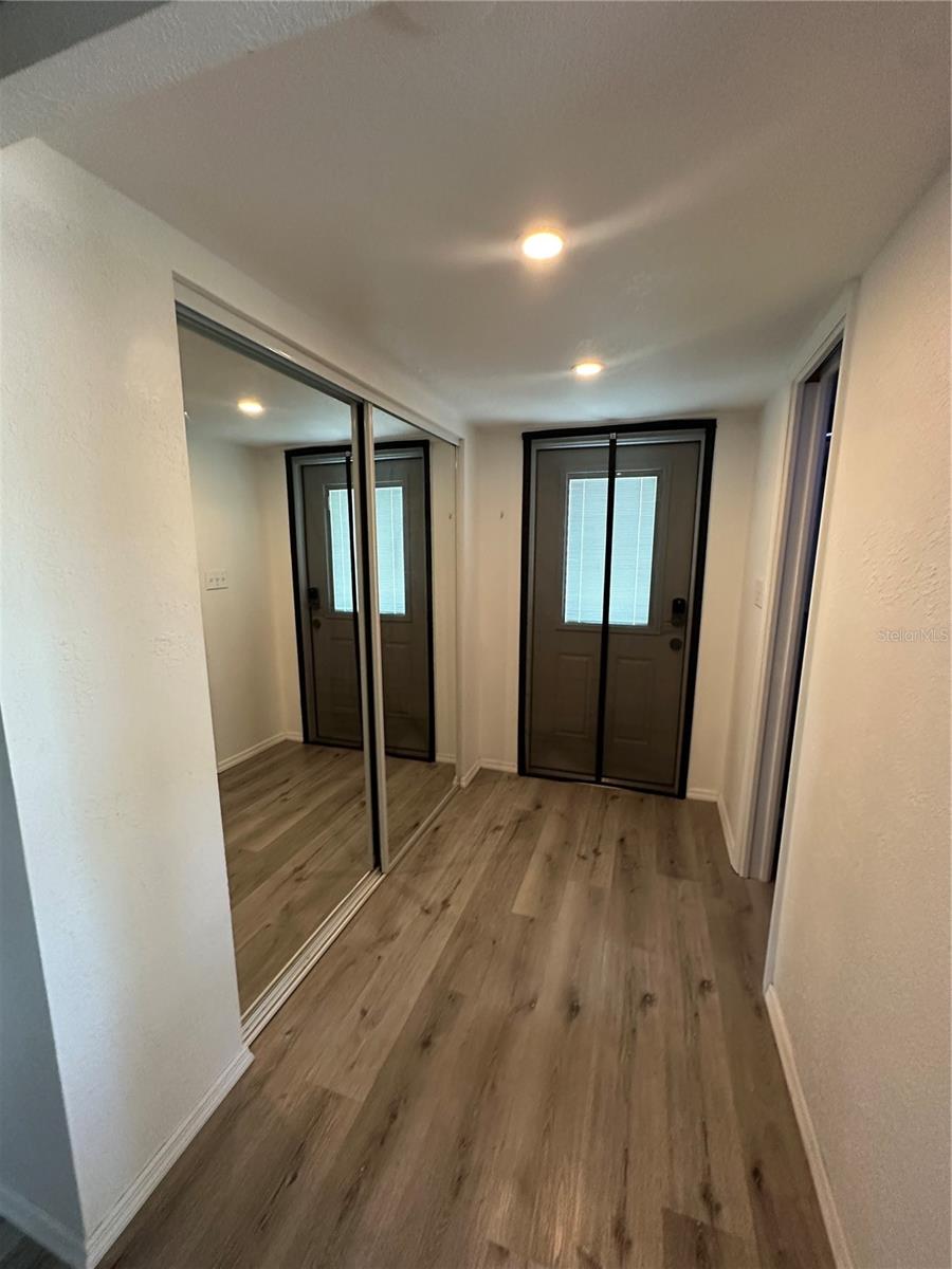Image 10 of 13 For 2450 14th Avenue N
