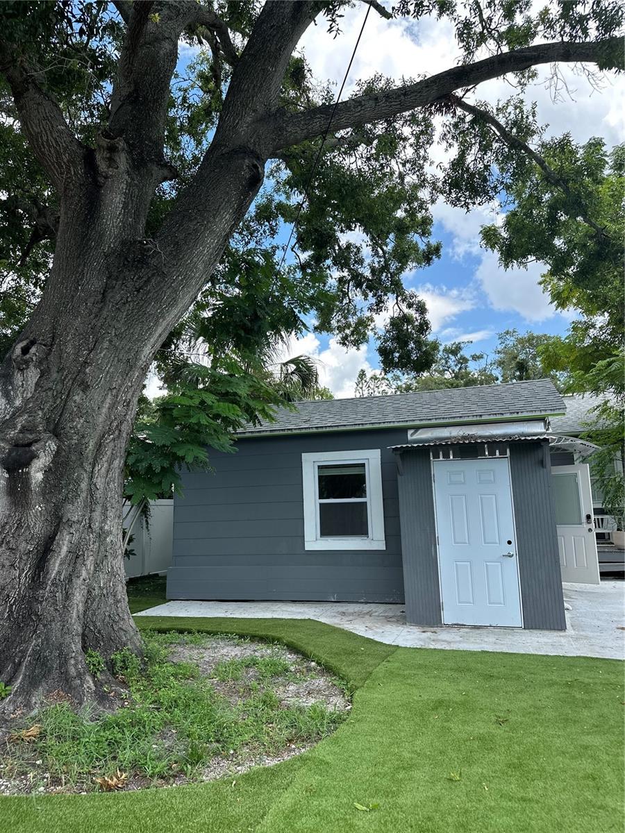 Image 2 of 13 For 2450 14th Avenue N