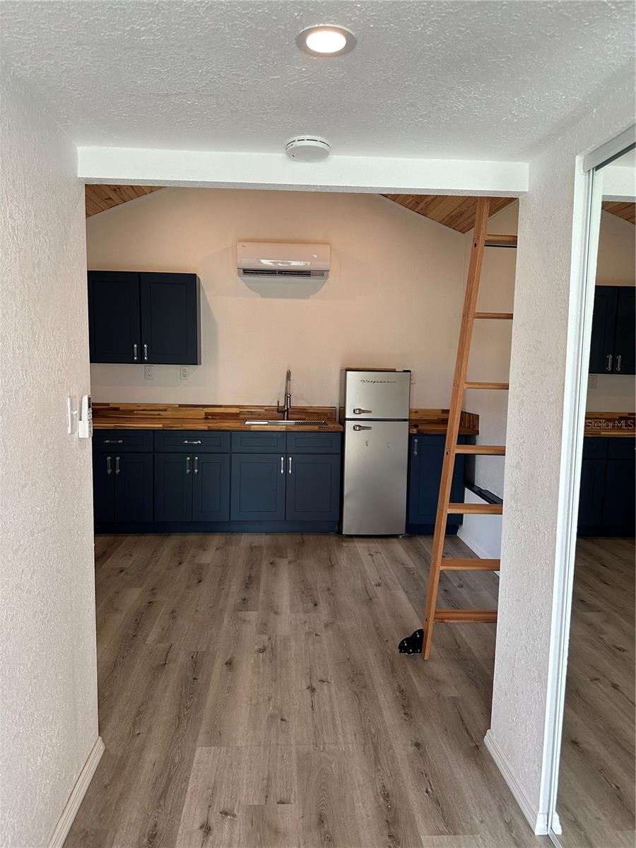 Image 4 of 13 For 2450 14th Avenue N