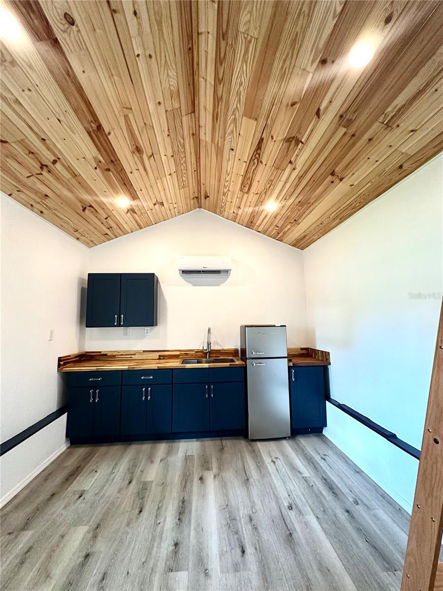 Image 7 of 13 For 2450 14th Avenue N