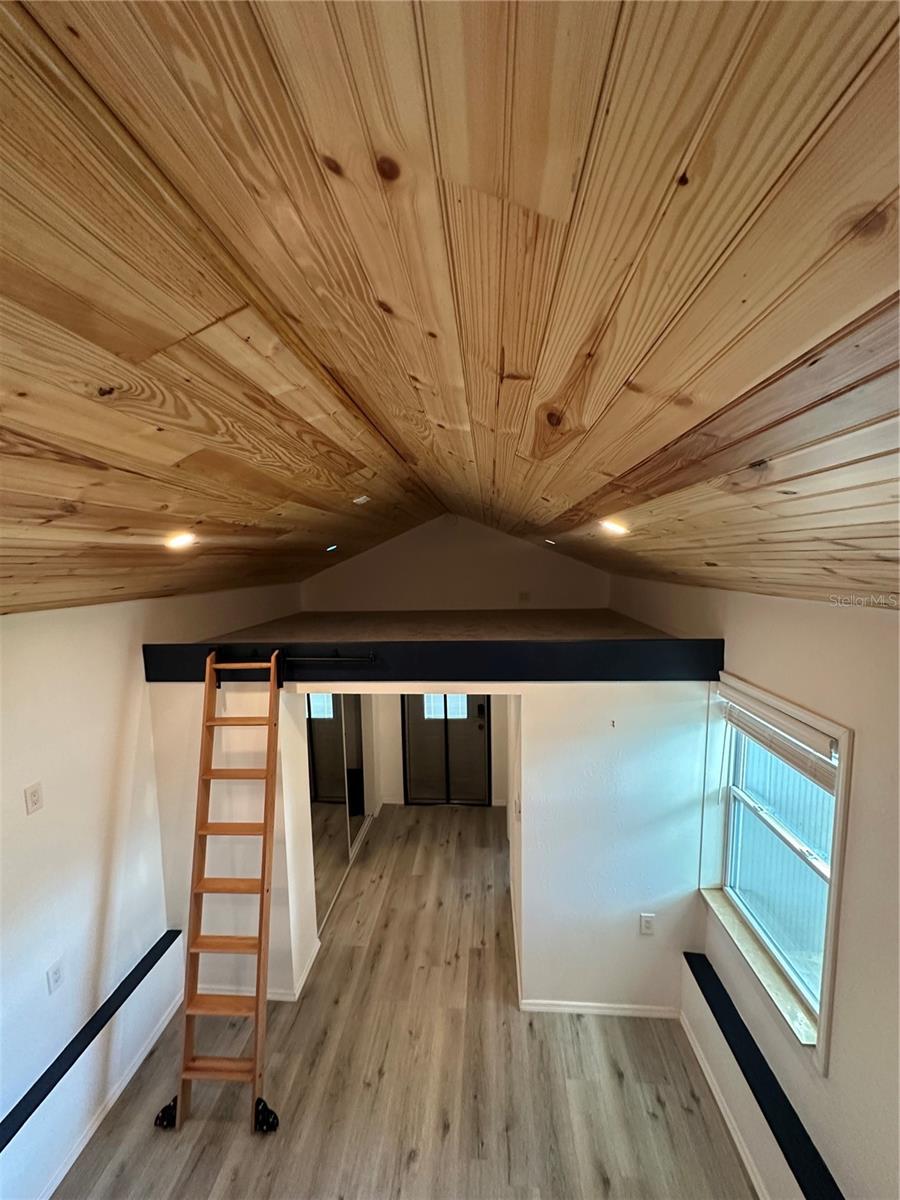 Image 8 of 13 For 2450 14th Avenue N
