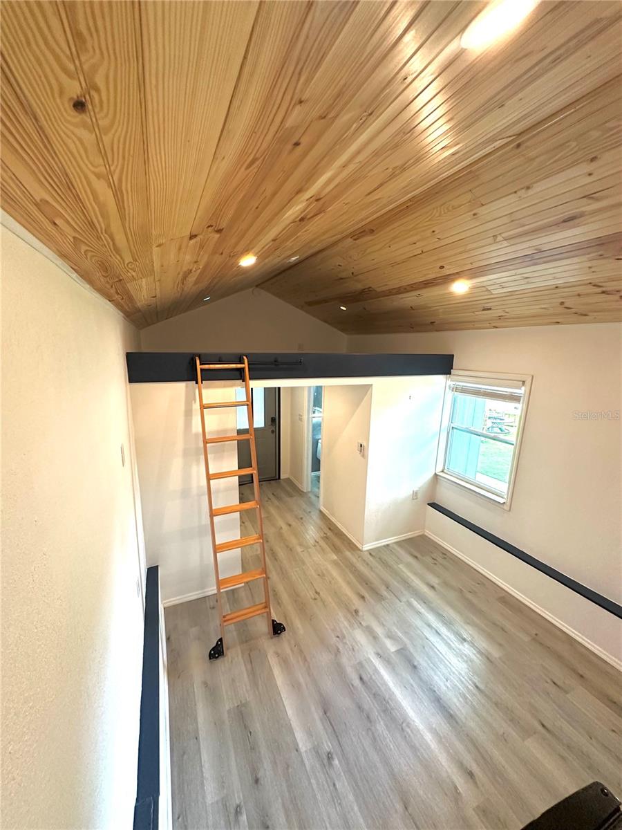Image 9 of 13 For 2450 14th Avenue N