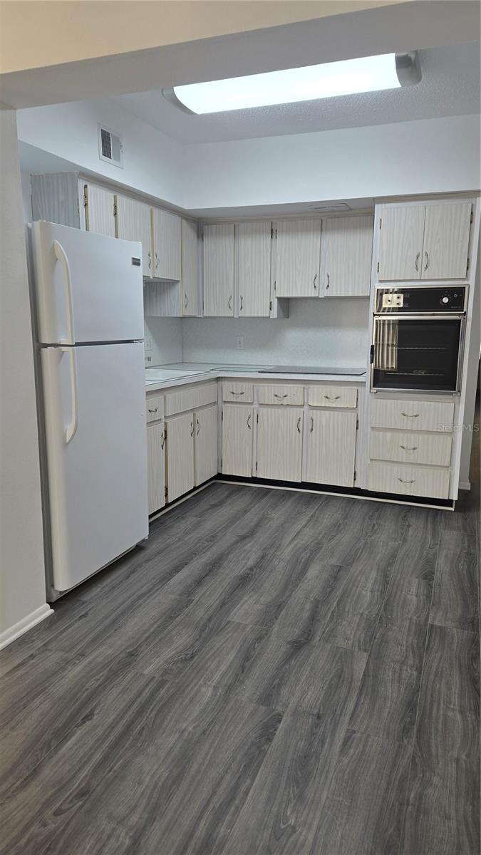 Image 6 of 12 For 2429 Ecuadorian Way 63