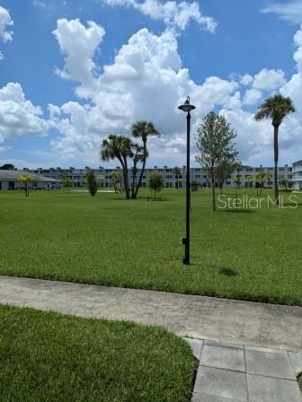 Listing photo id 7 for 4880 Locust Street Ne 127