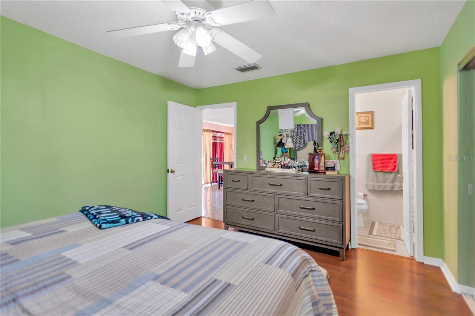 Image 21 of 36 For 11047 Springridge Drive
