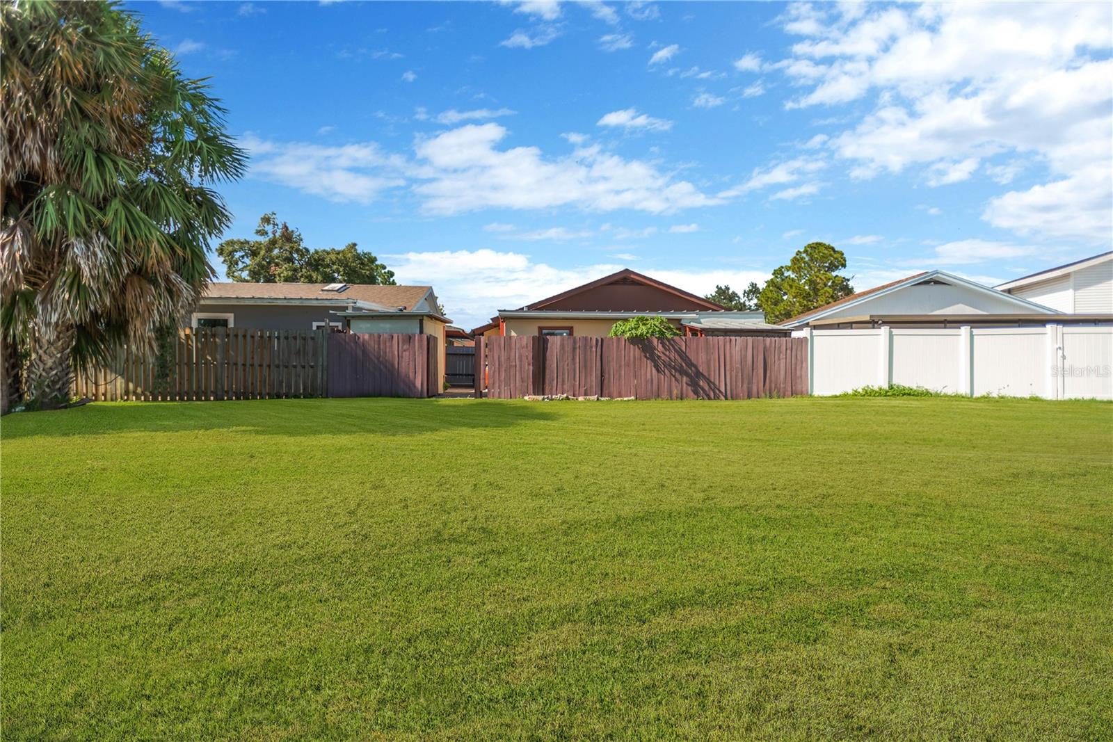 Image 28 of 36 For 11047 Springridge Drive