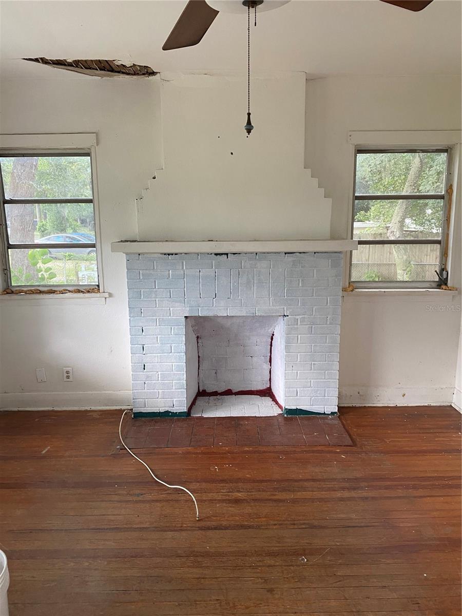 Image 12 of 29 For 8701 Willow Avenue