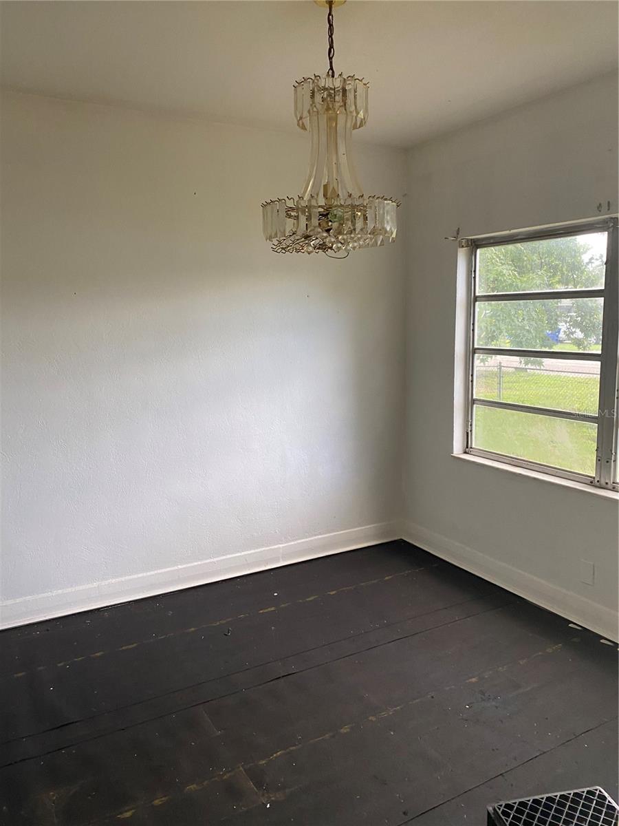Image 15 of 29 For 8701 Willow Avenue