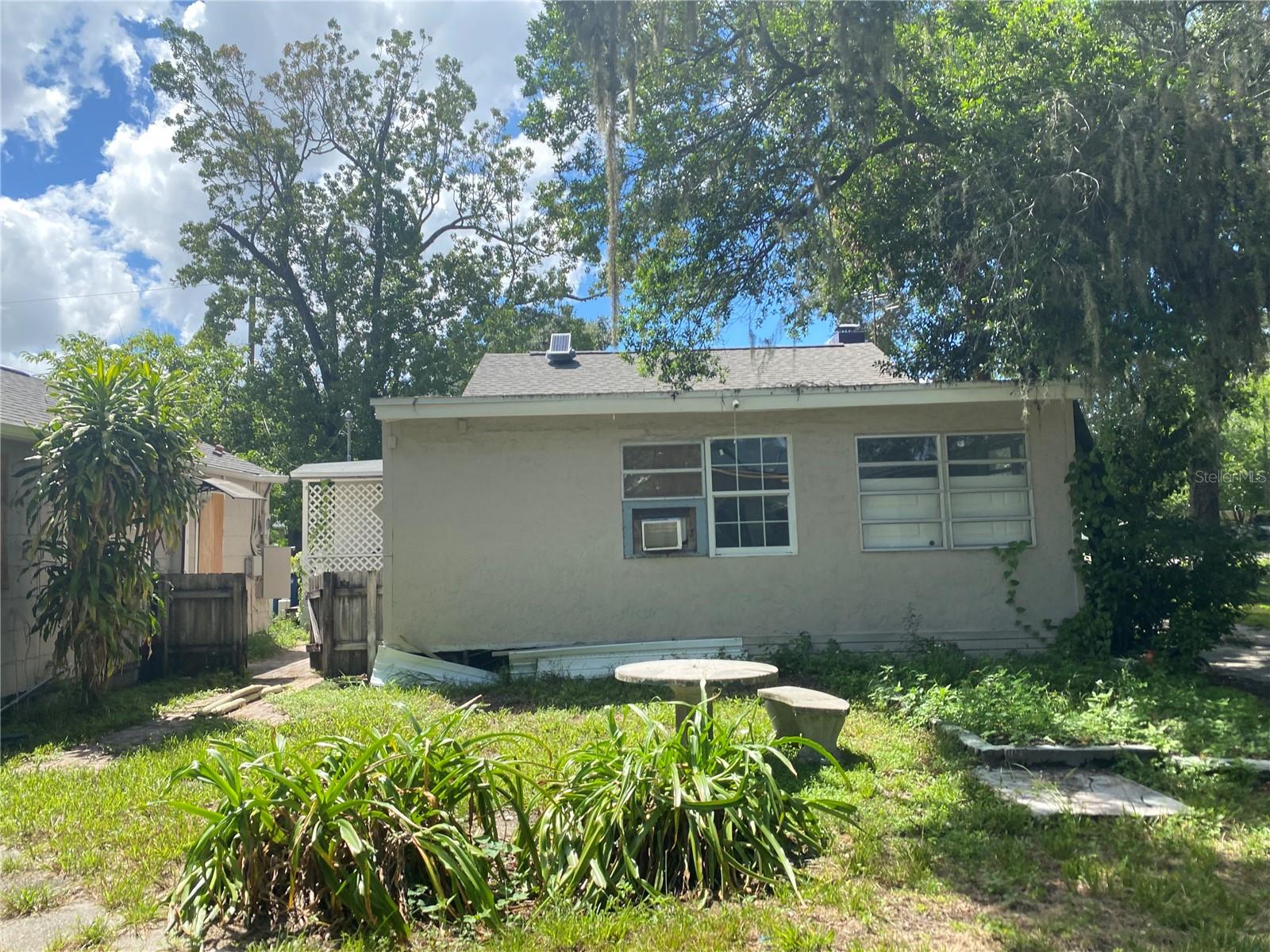 Image 8 of 29 For 8701 Willow Avenue