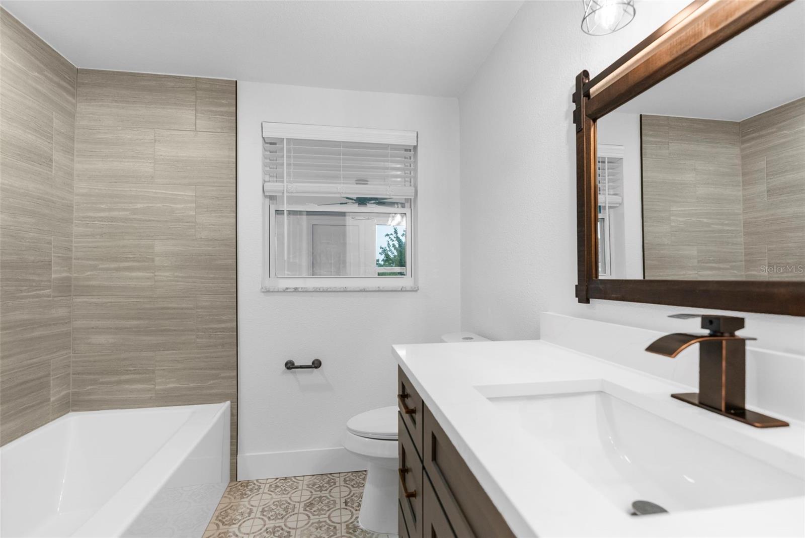 Listing photo id 13 for 5130 Chime Way