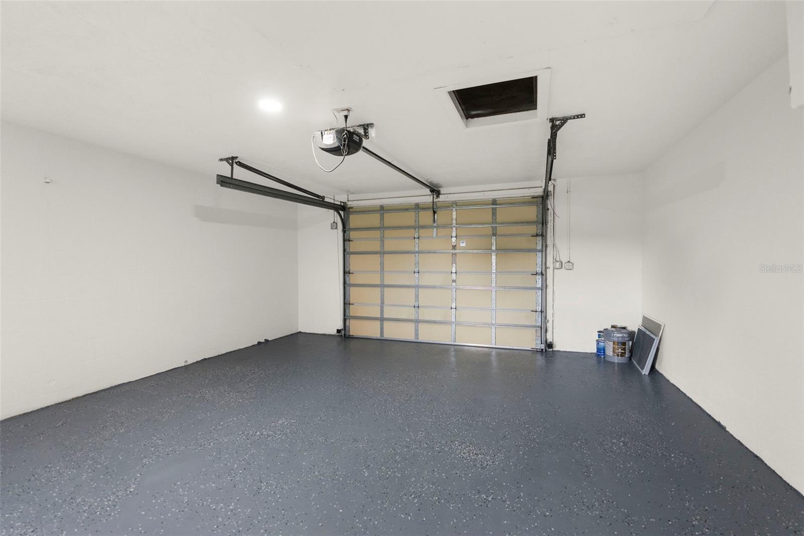 Listing photo id 25 for 5130 Chime Way