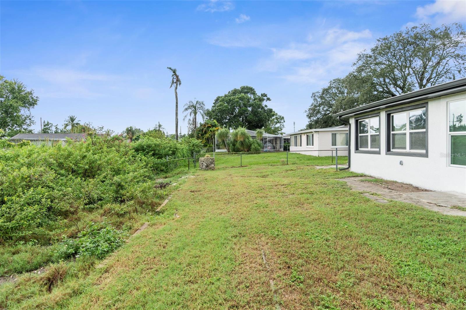Listing photo id 26 for 5130 Chime Way