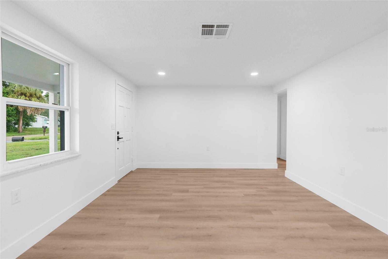 Listing photo id 6 for 5130 Chime Way