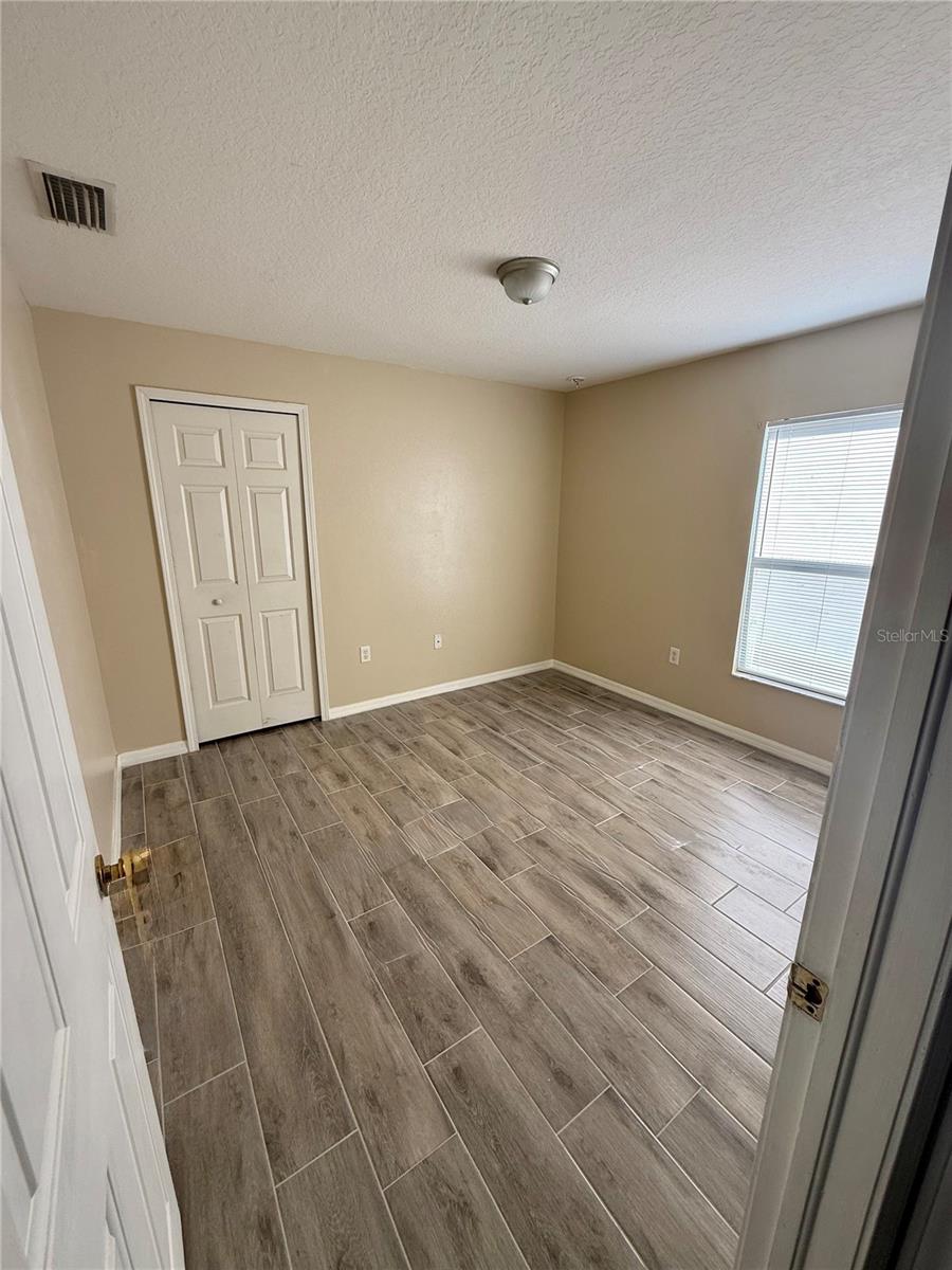 Image 12 of 17 For 1833 Holton Road