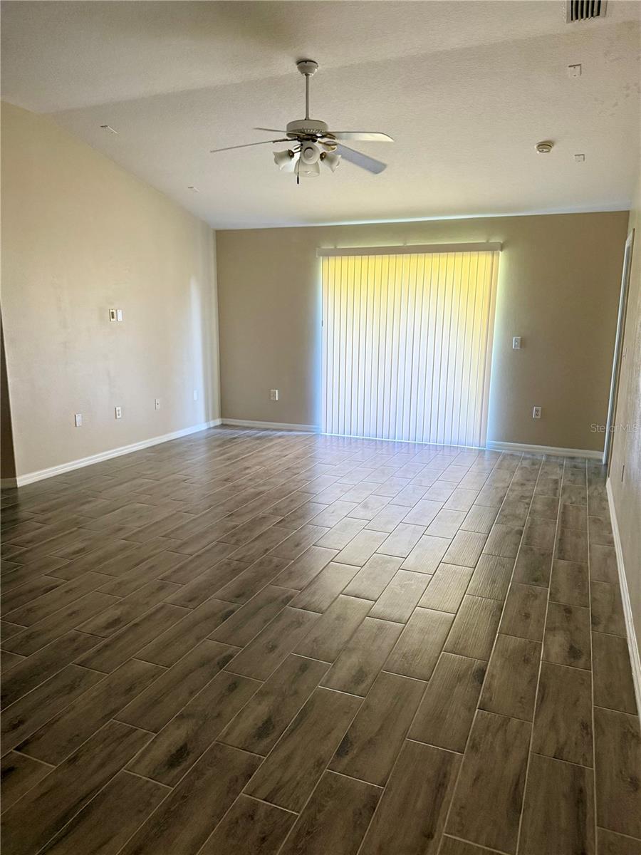 Image 2 of 17 For 1833 Holton Road