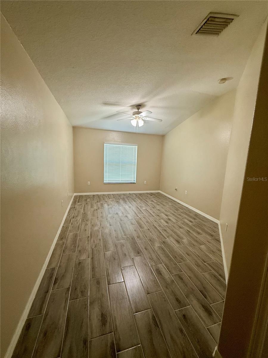 Image 9 of 17 For 1833 Holton Road