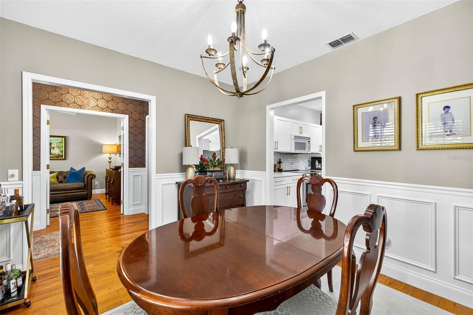 Image 12 of 70 For 11240 Grandview Dr