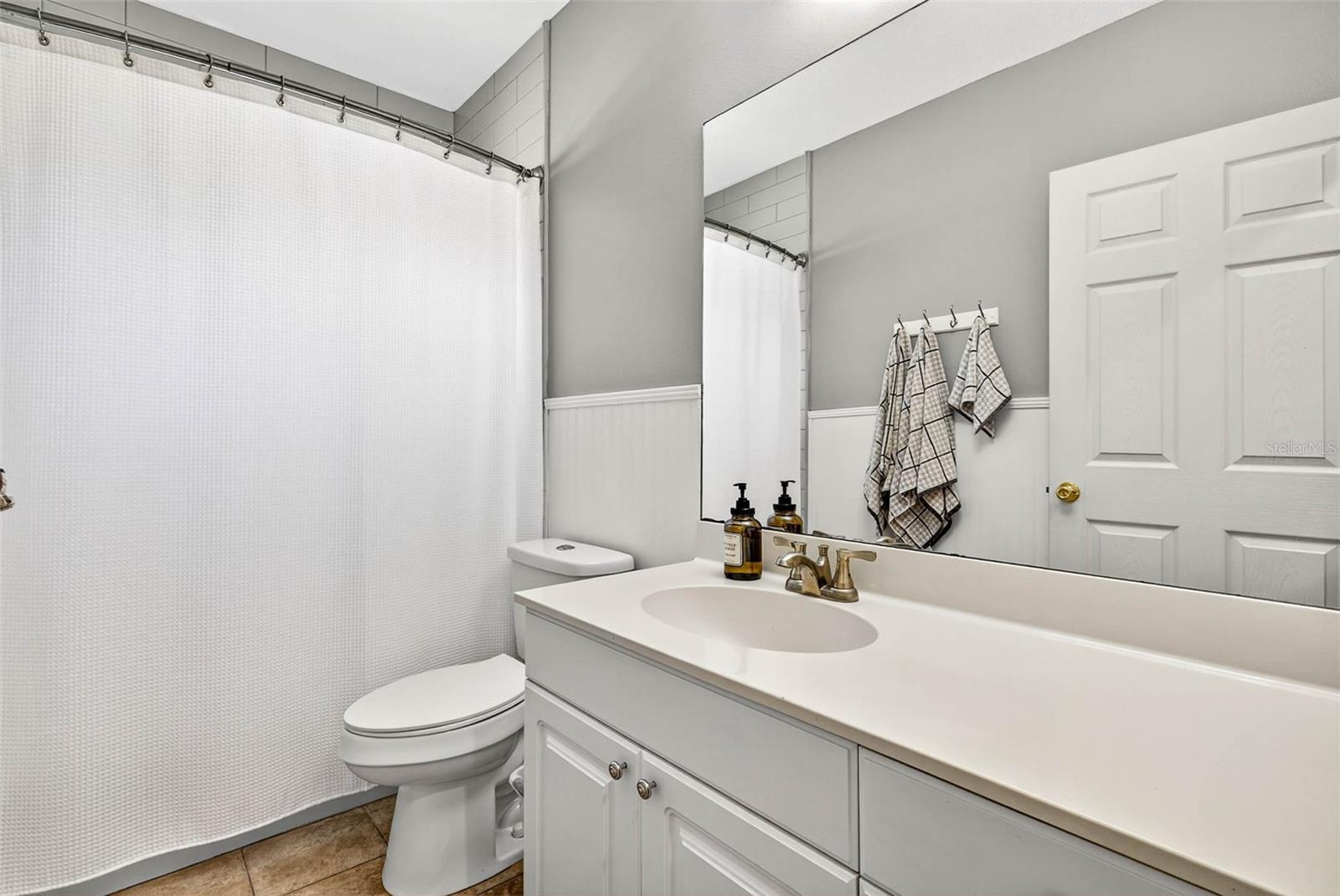 Image 39 of 70 For 11240 Grandview Dr