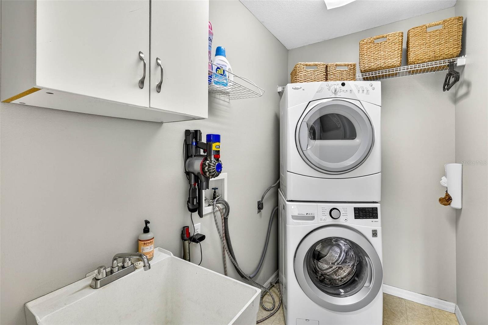 Image 44 of 70 For 11240 Grandview Dr