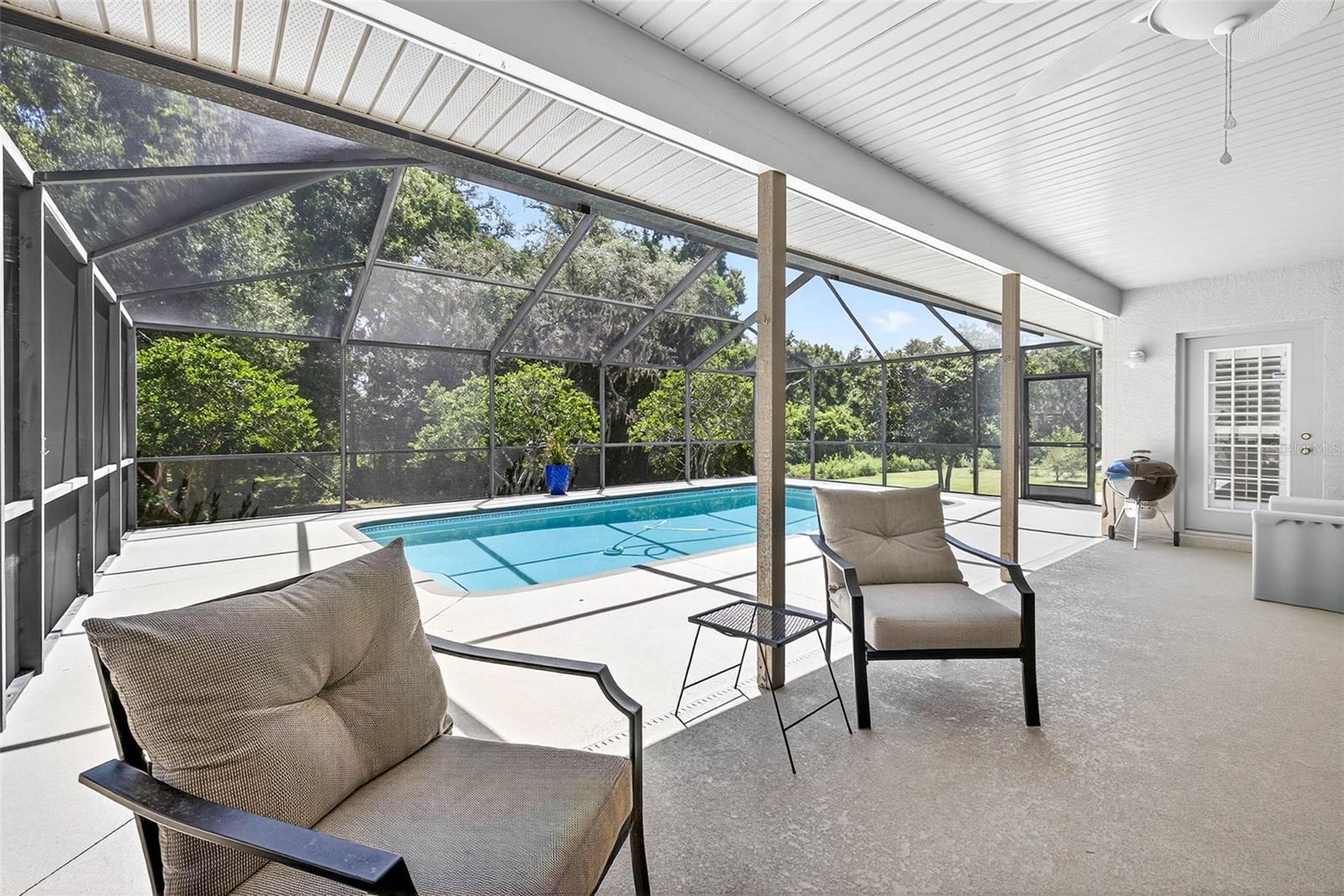 Image 47 of 70 For 11240 Grandview Dr