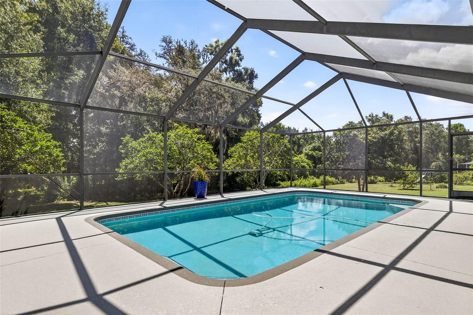 Image 50 of 70 For 11240 Grandview Dr
