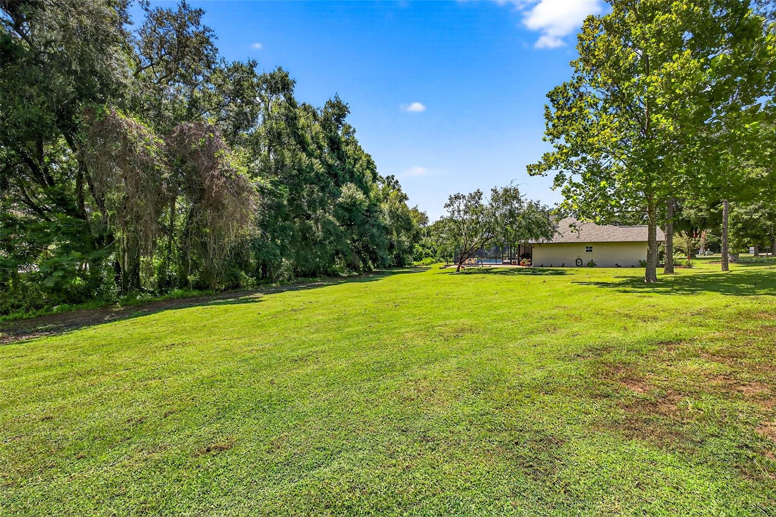 Image 62 of 70 For 11240 Grandview Dr