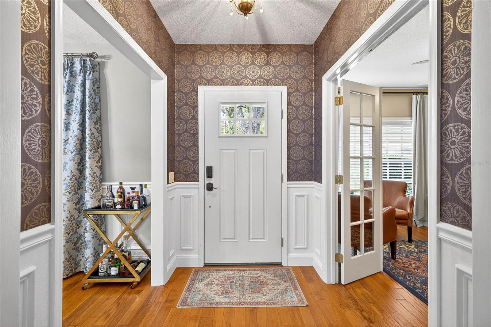 Image 7 of 70 For 11240 Grandview Dr