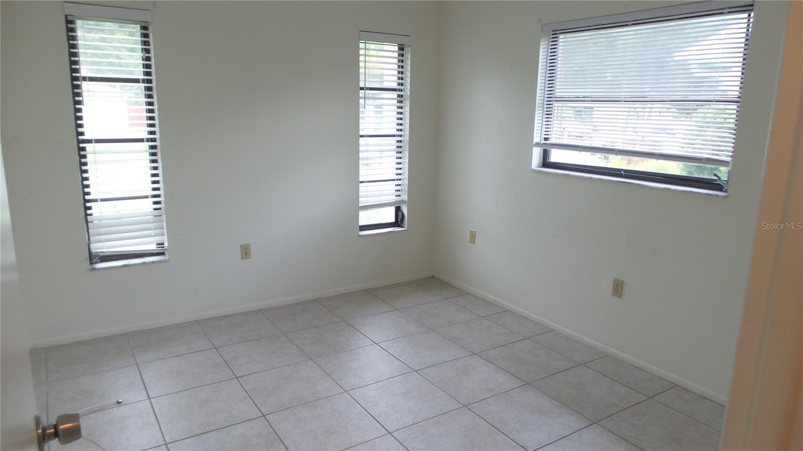 Image 6 of 17 For 1286 Golden Oak Drive