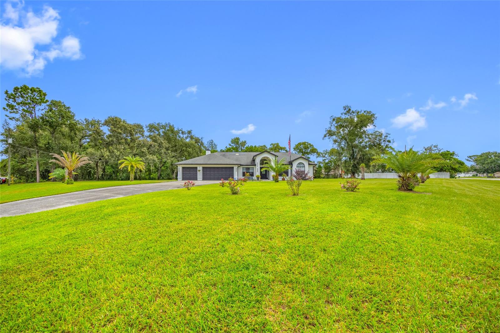 Image 4 of 89 For 2002 Maximilian Avenue