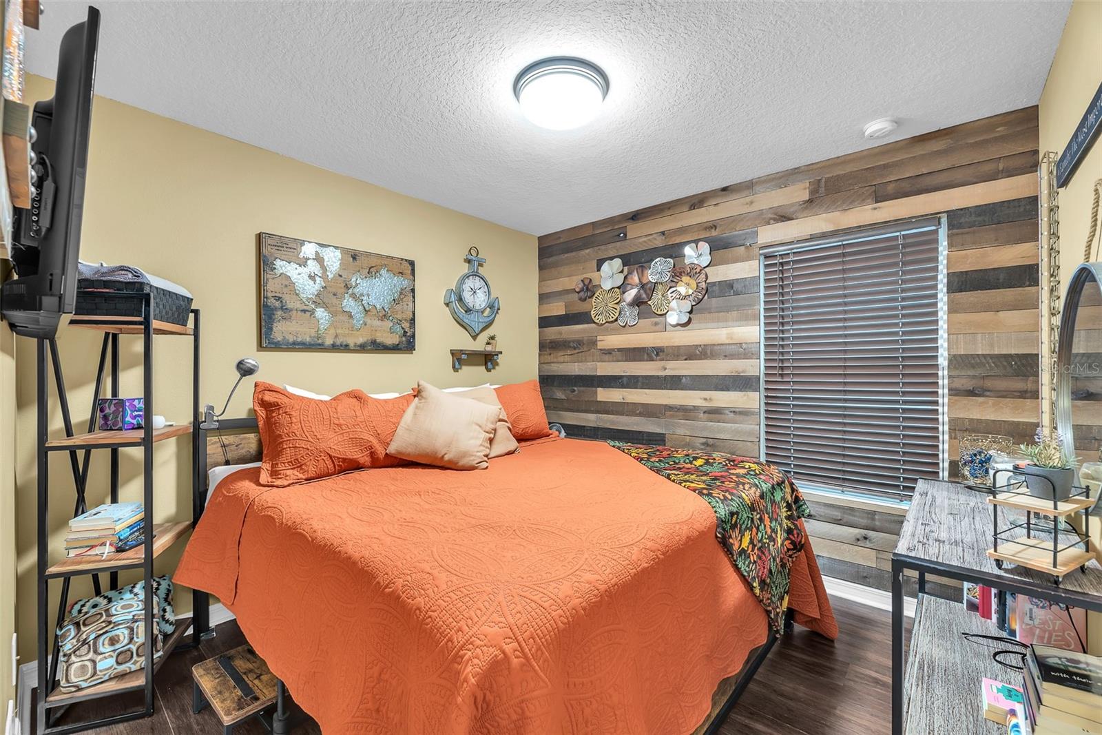 Listing photo id 9 for 7503 Northern Lights Drive