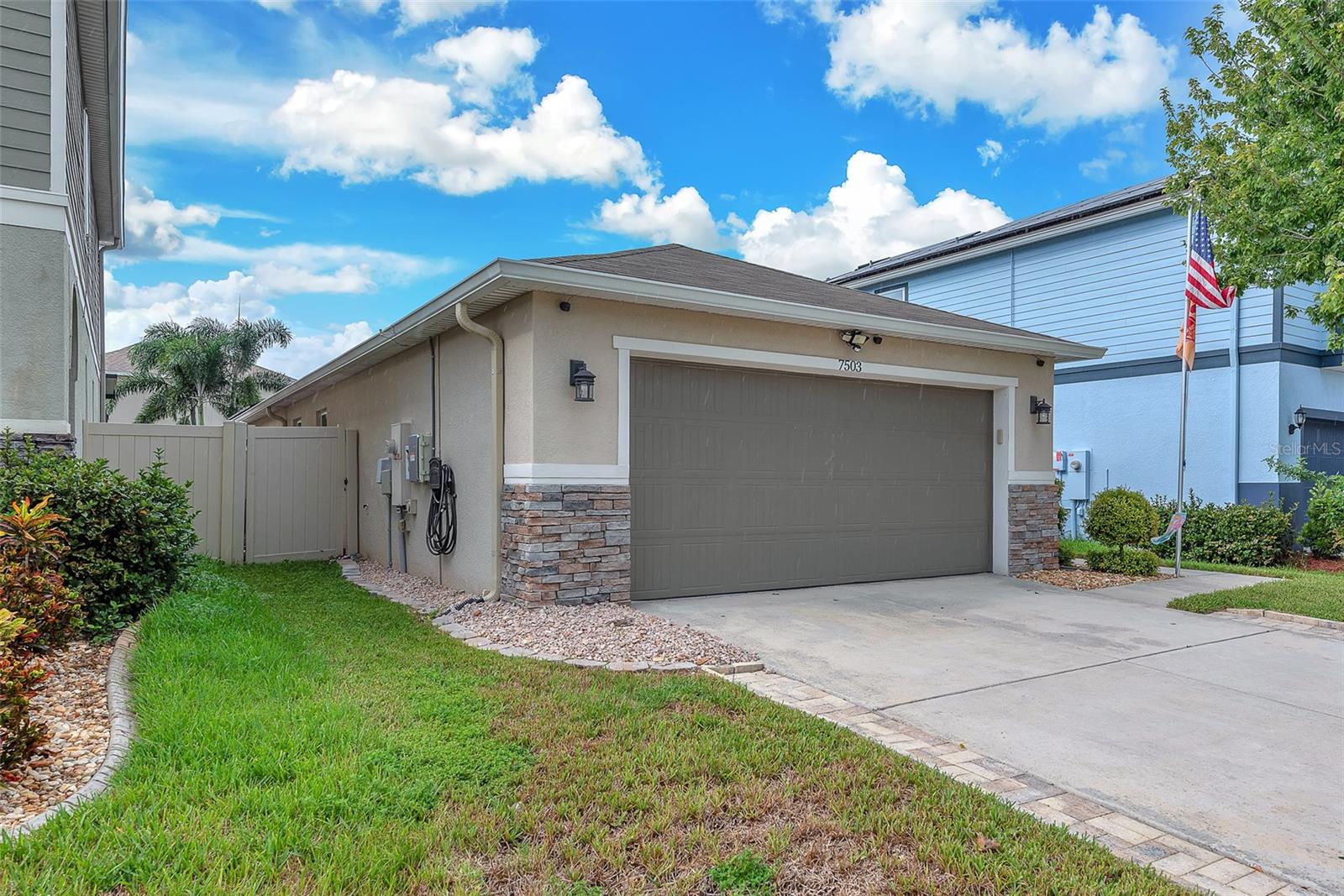 Listing photo id 1 for 7503 Northern Lights Drive