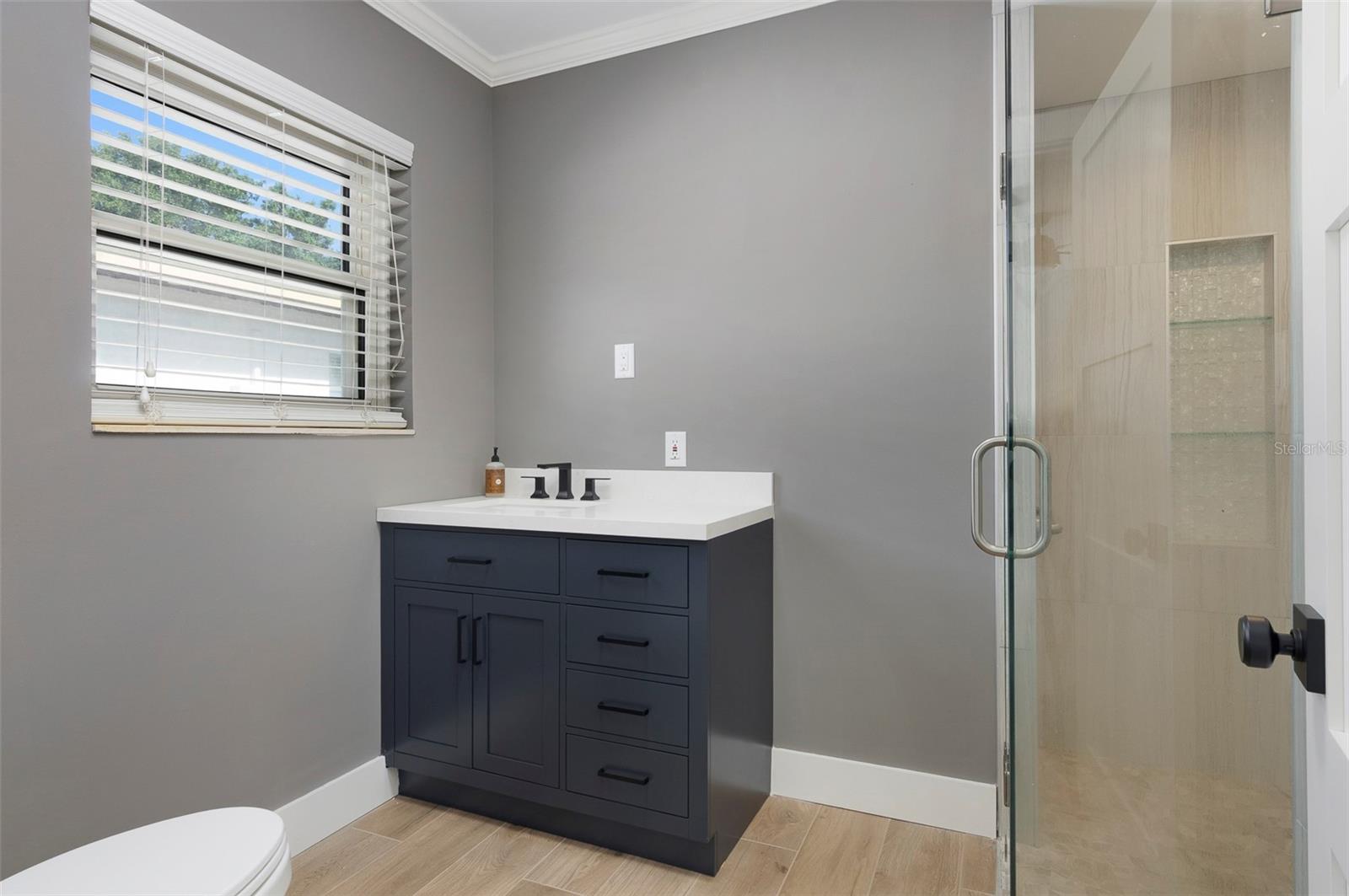 Image 13 of 47 For 777 38th Avenue Ne