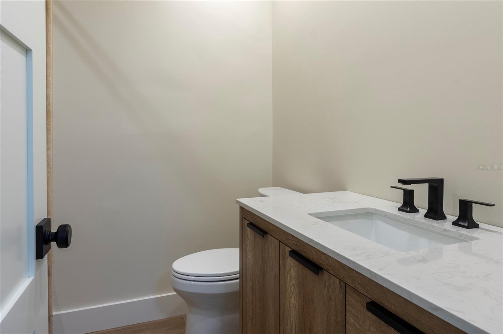 Image 14 of 47 For 777 38th Avenue Ne