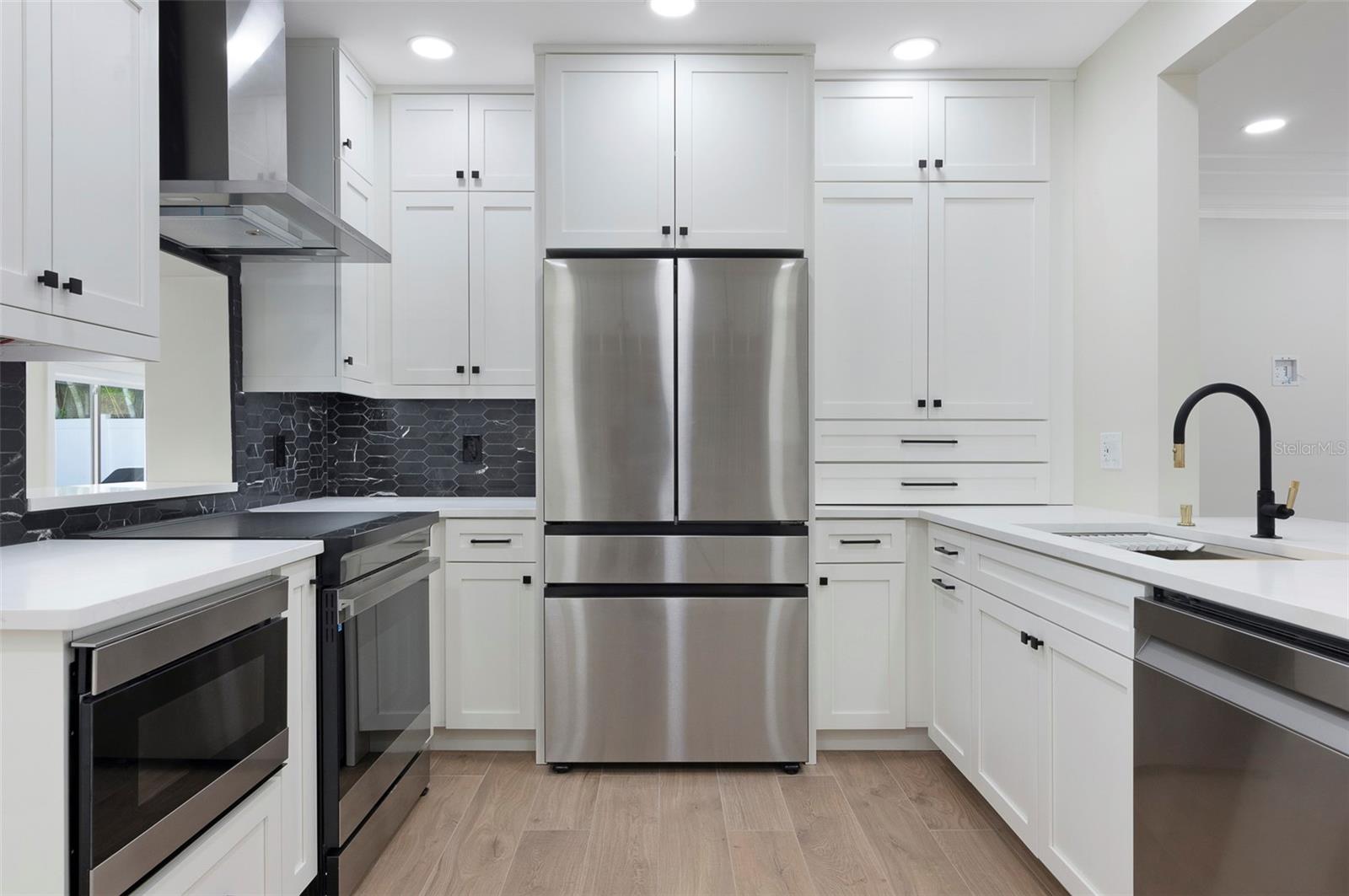 Image 3 of 47 For 777 38th Avenue Ne
