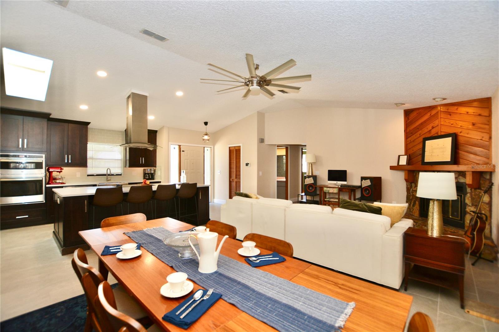 Image 17 of 61 For 7338 Bramblewood Drive