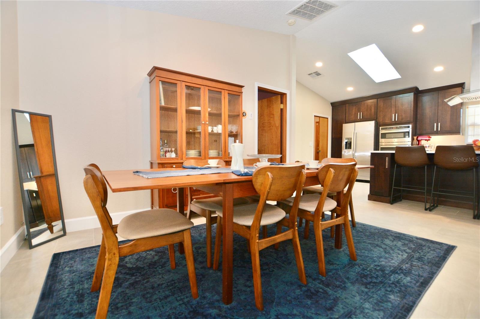 Image 19 of 61 For 7338 Bramblewood Drive