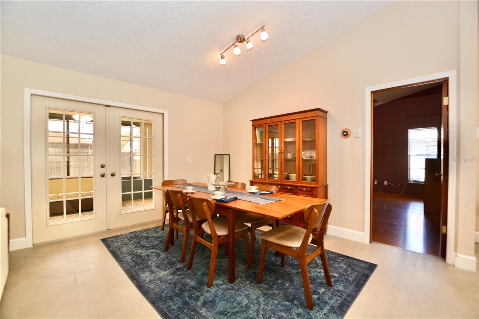 Image 20 of 61 For 7338 Bramblewood Drive