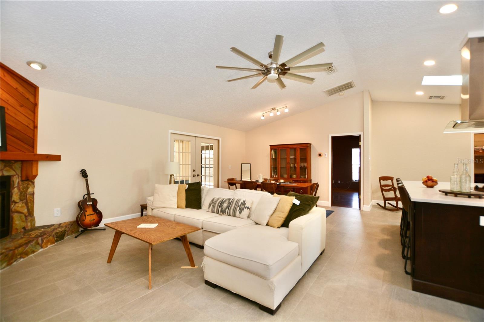 Image 5 of 61 For 7338 Bramblewood Drive