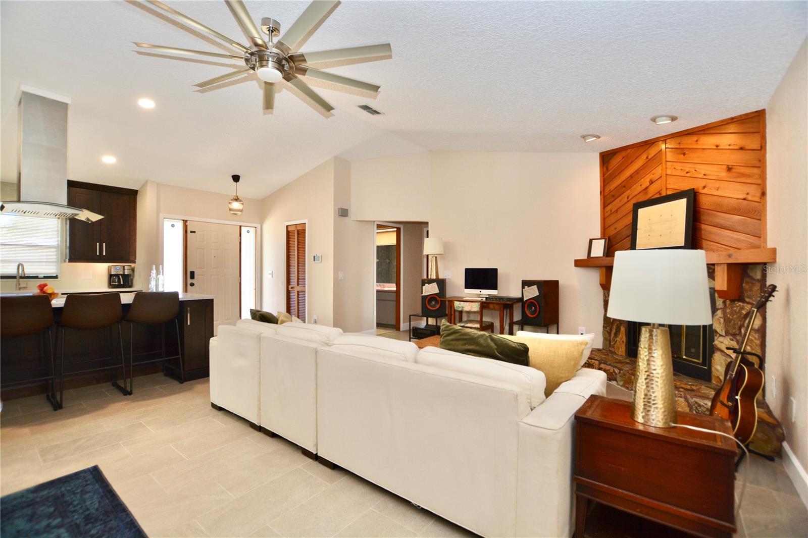 Image 6 of 61 For 7338 Bramblewood Drive