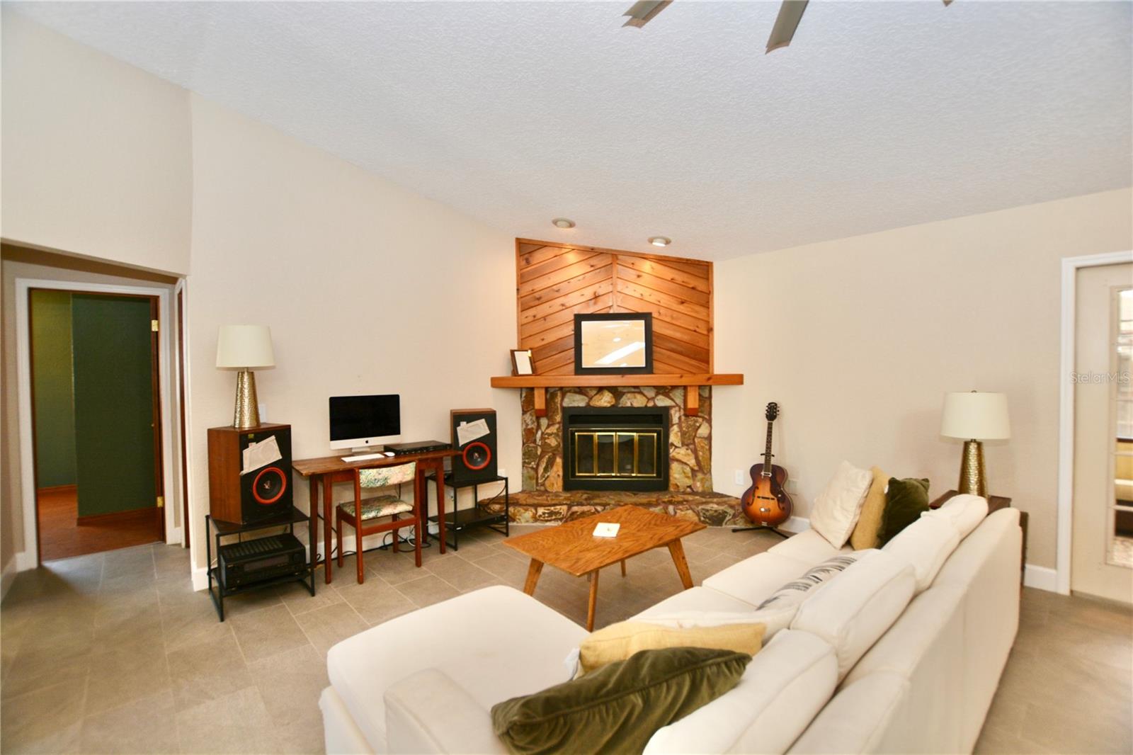 Image 7 of 61 For 7338 Bramblewood Drive