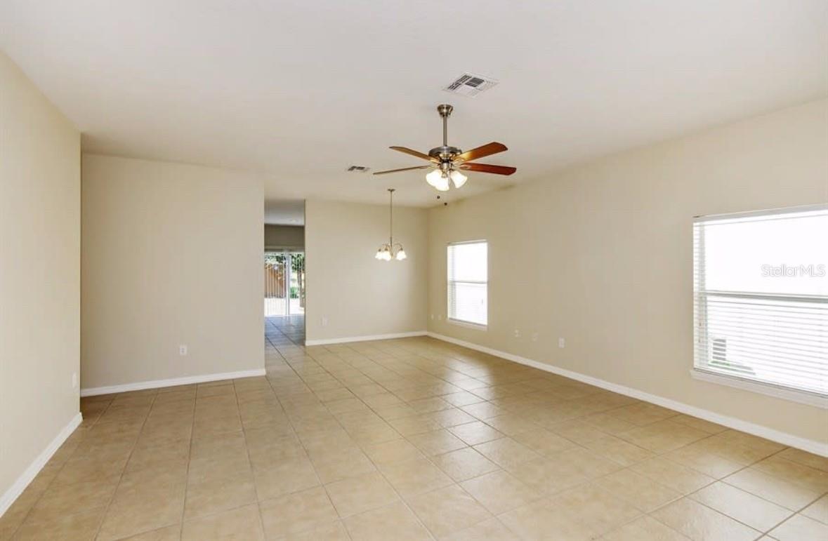 Image 5 of 14 For 2111 Conifer Avenue