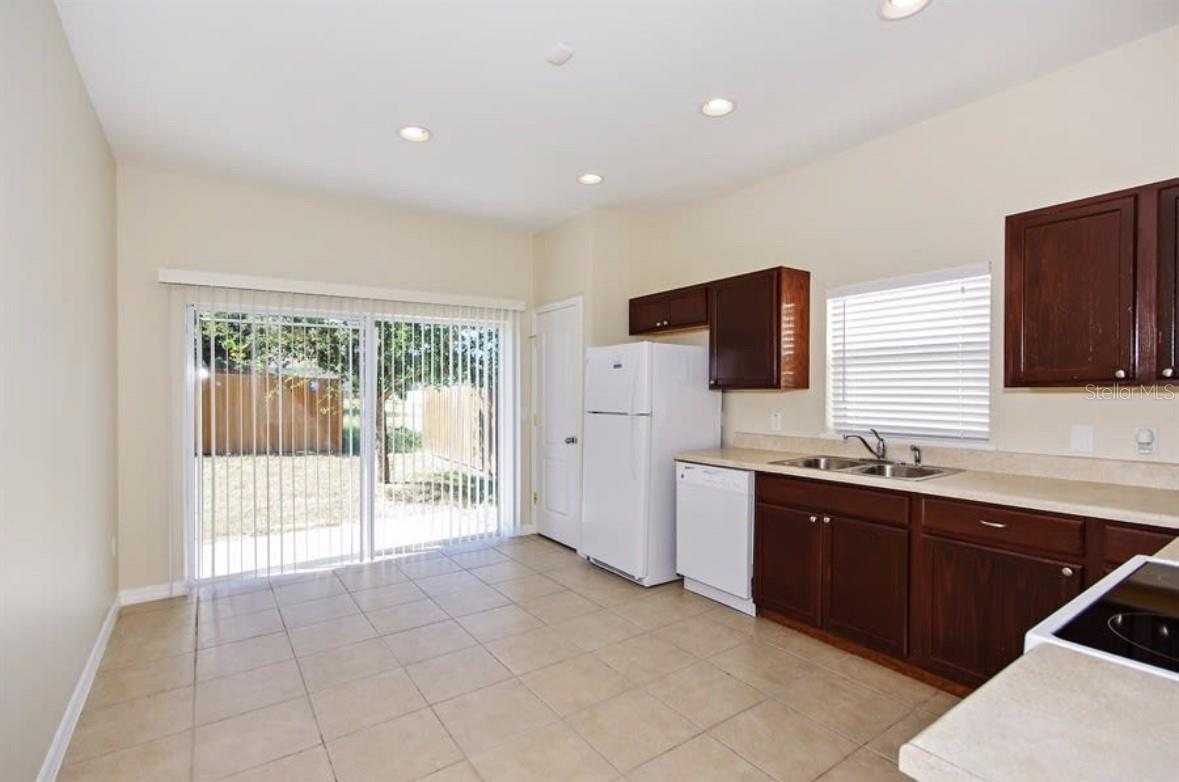 Image 6 of 14 For 2111 Conifer Avenue