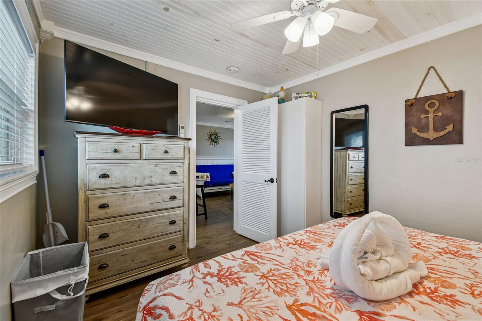 Image 11 of 35 For 11730 Gulf Boulevard 32