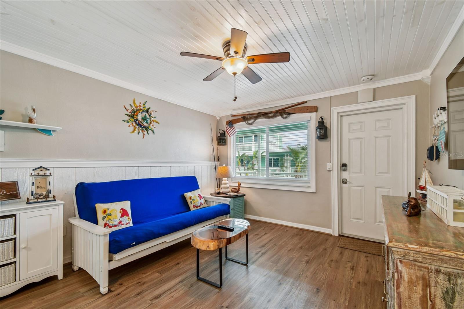 Image 12 of 35 For 11730 Gulf Boulevard 32