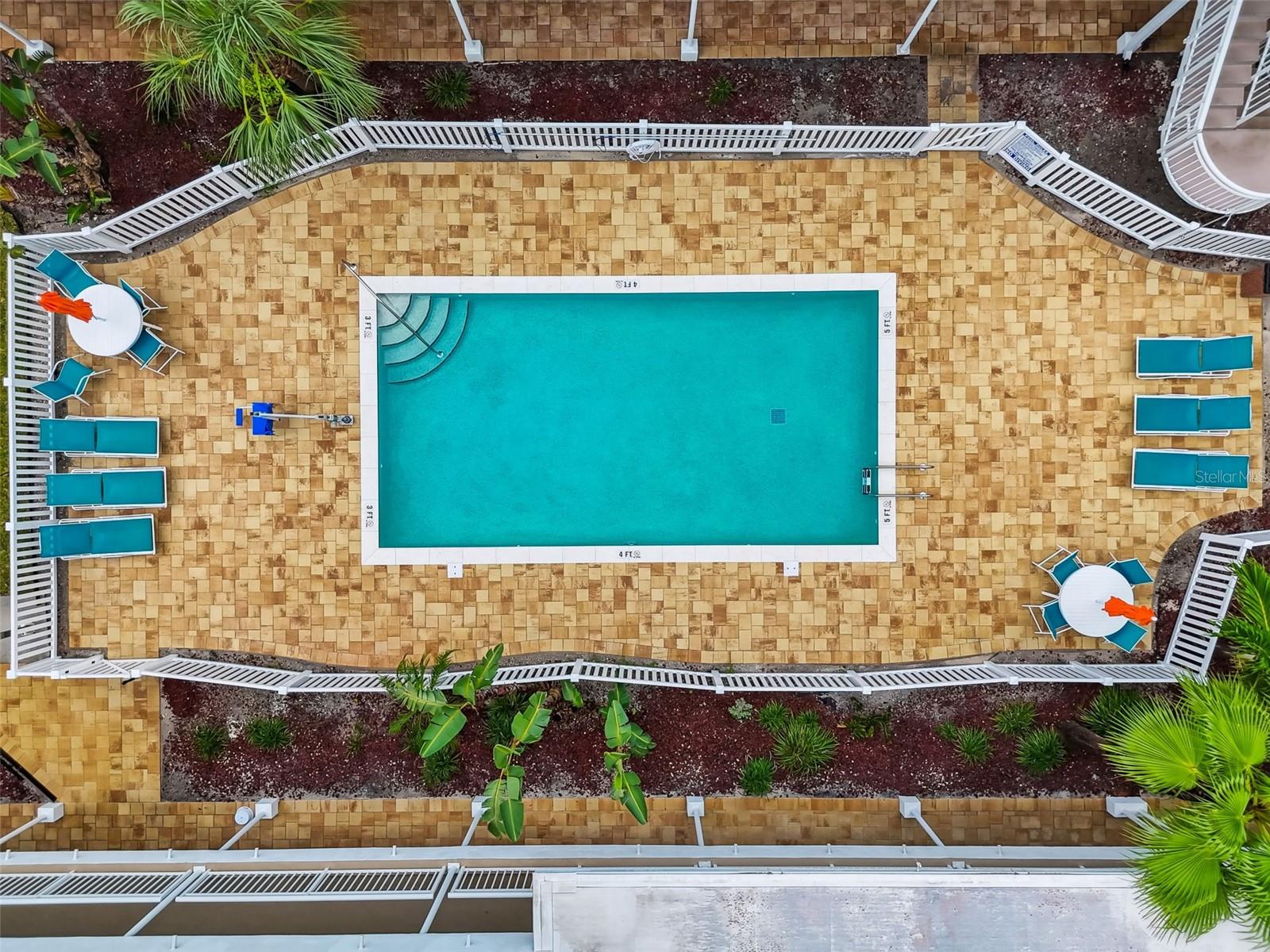 Image 14 of 35 For 11730 Gulf Boulevard 32