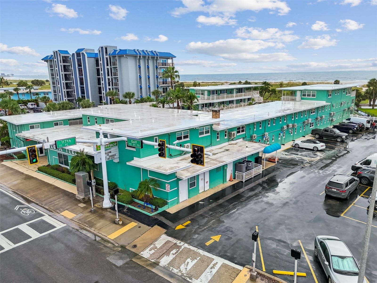 Image 16 of 35 For 11730 Gulf Boulevard 32