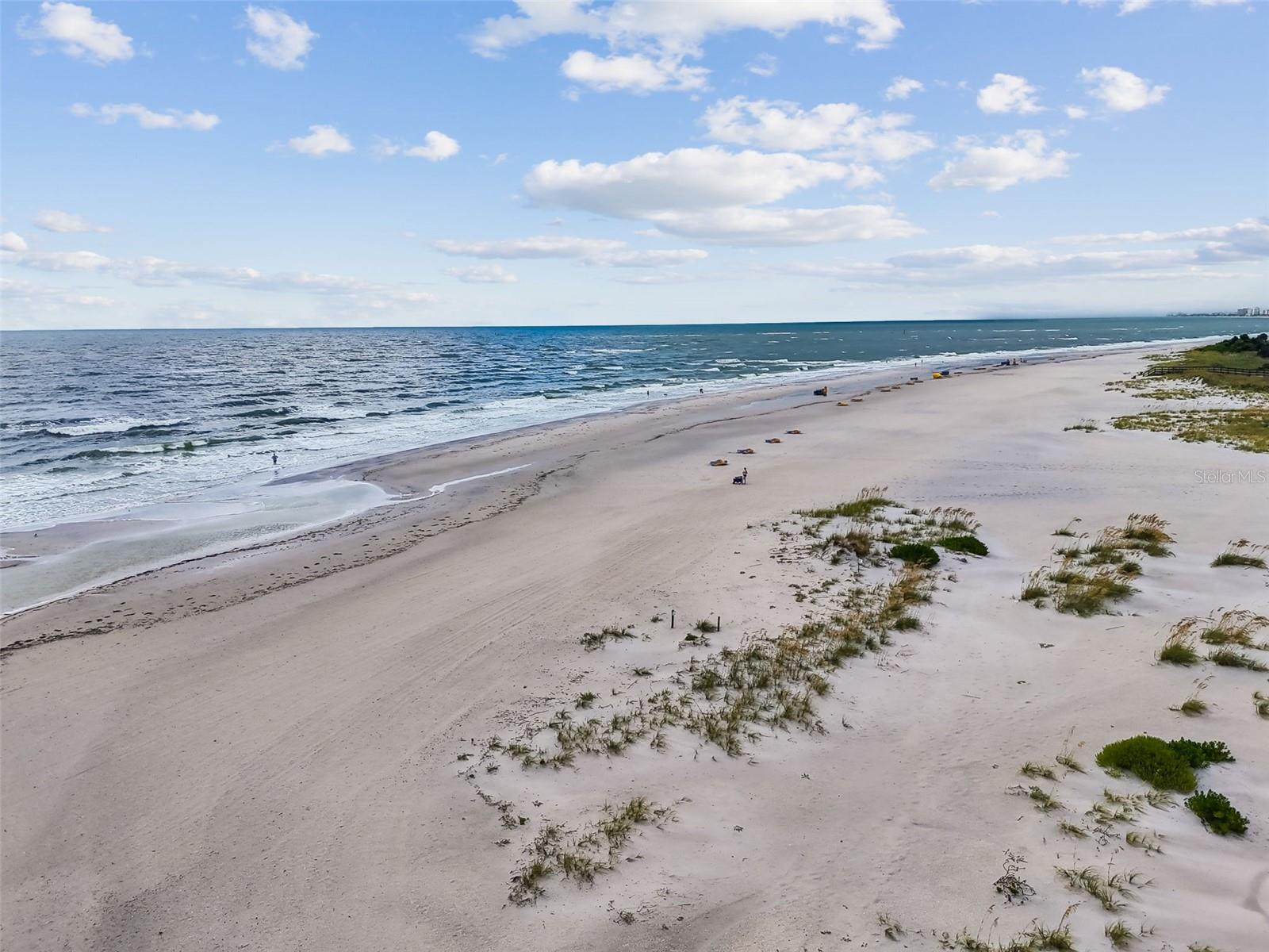 Image 20 of 35 For 11730 Gulf Boulevard 32