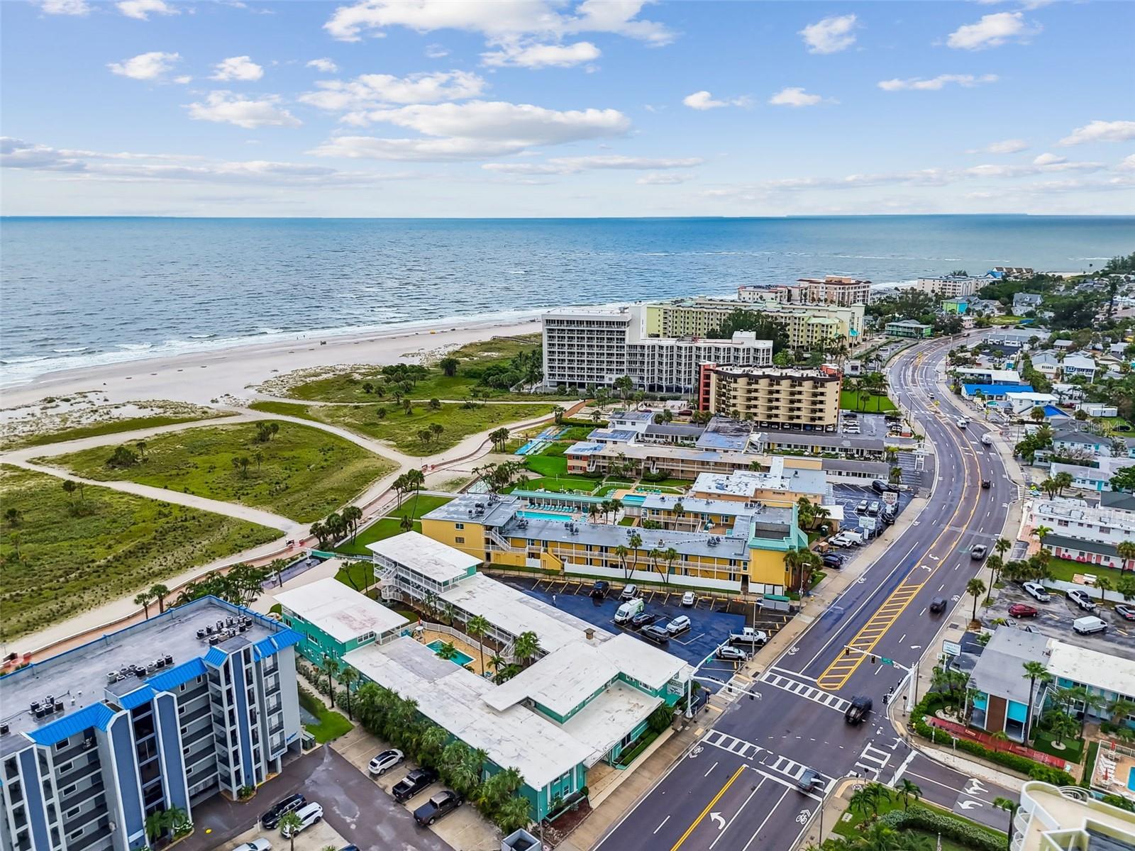 Image 25 of 35 For 11730 Gulf Boulevard 32
